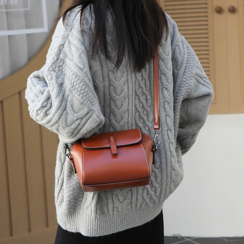 Compact oil wax cowhide crossbody bag for women, genuine cowhide material, high-end brand handbag (Form T4)