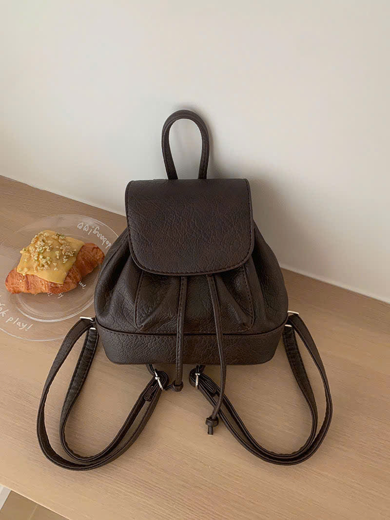 Leather backpack for women, convenient for outdoor wear, Fashionable backpack for girls (Form T8)