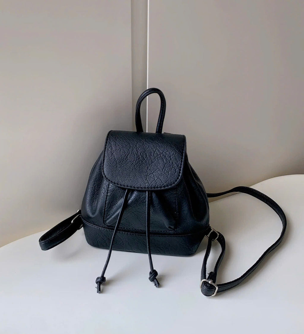 Leather backpack for women, convenient for outdoor wear, Fashionable backpack for girls (Form T8)