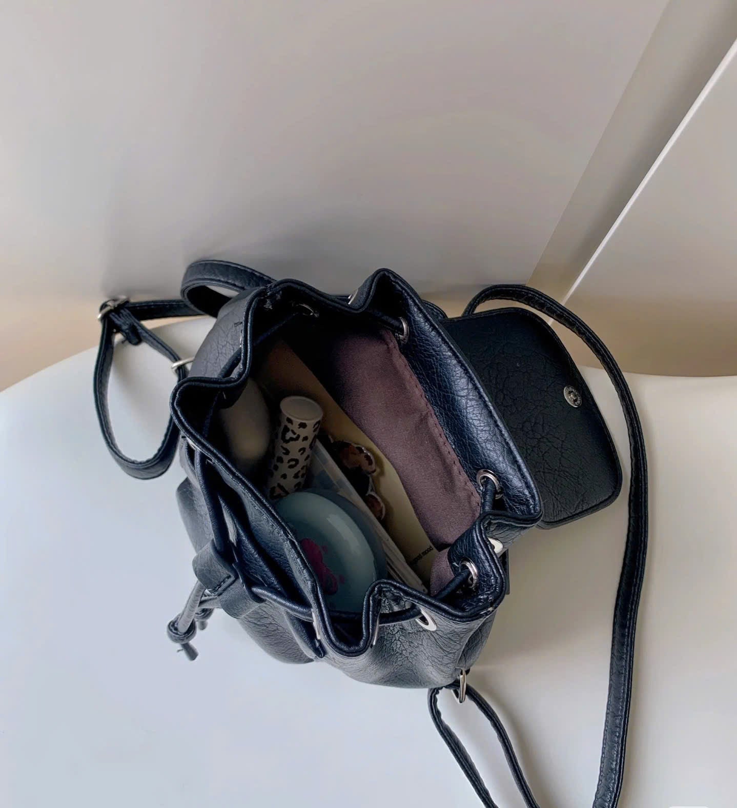 Leather backpack for women, convenient for outdoor wear, Fashionable backpack for girls (Form T8)