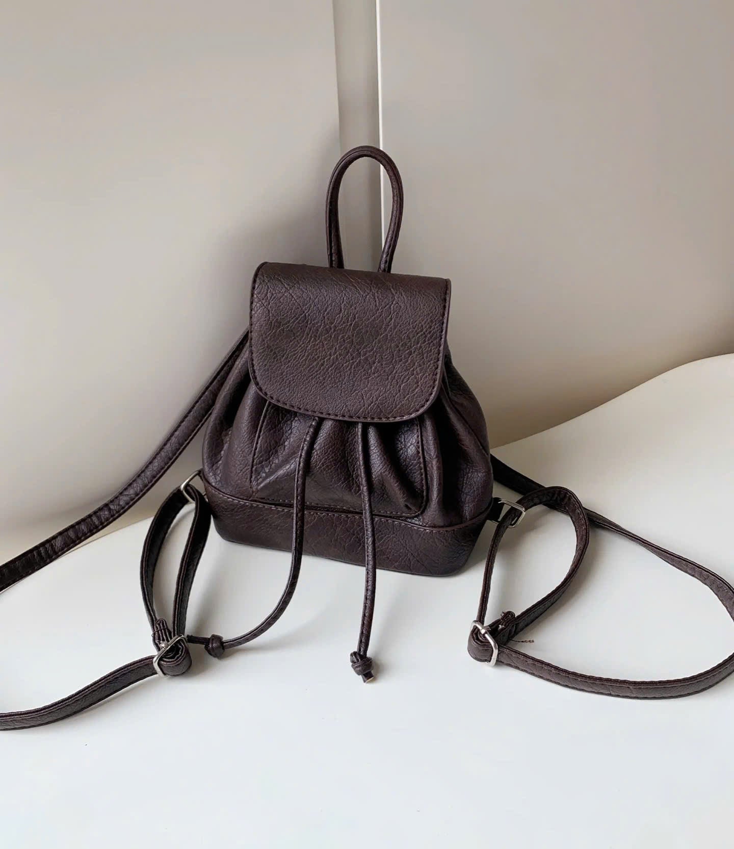 Leather backpack for women, convenient for outdoor wear, Fashionable backpack for girls (Form T8)